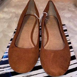 Woman’s Old Navy Ballet heel , Size 8.5, Chocolate, Heel size 25.5